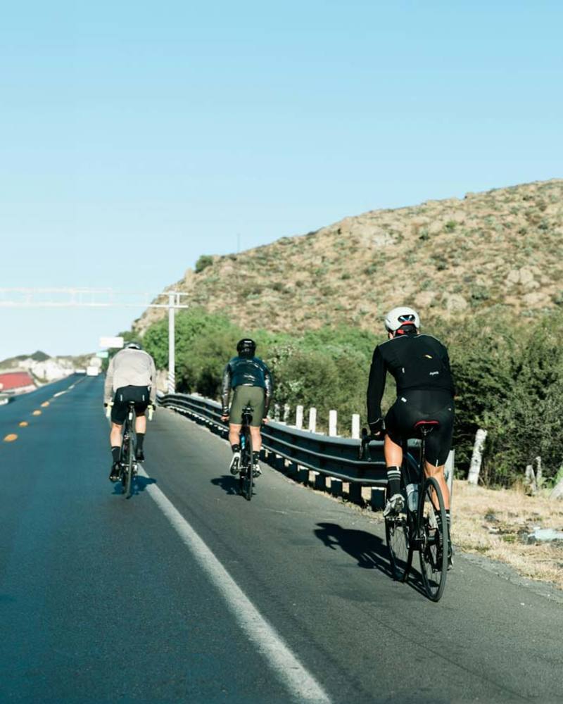 Entrenamiento Cruzado: Cómo mejorar tu rendimiento combinando natación, ciclismo y running