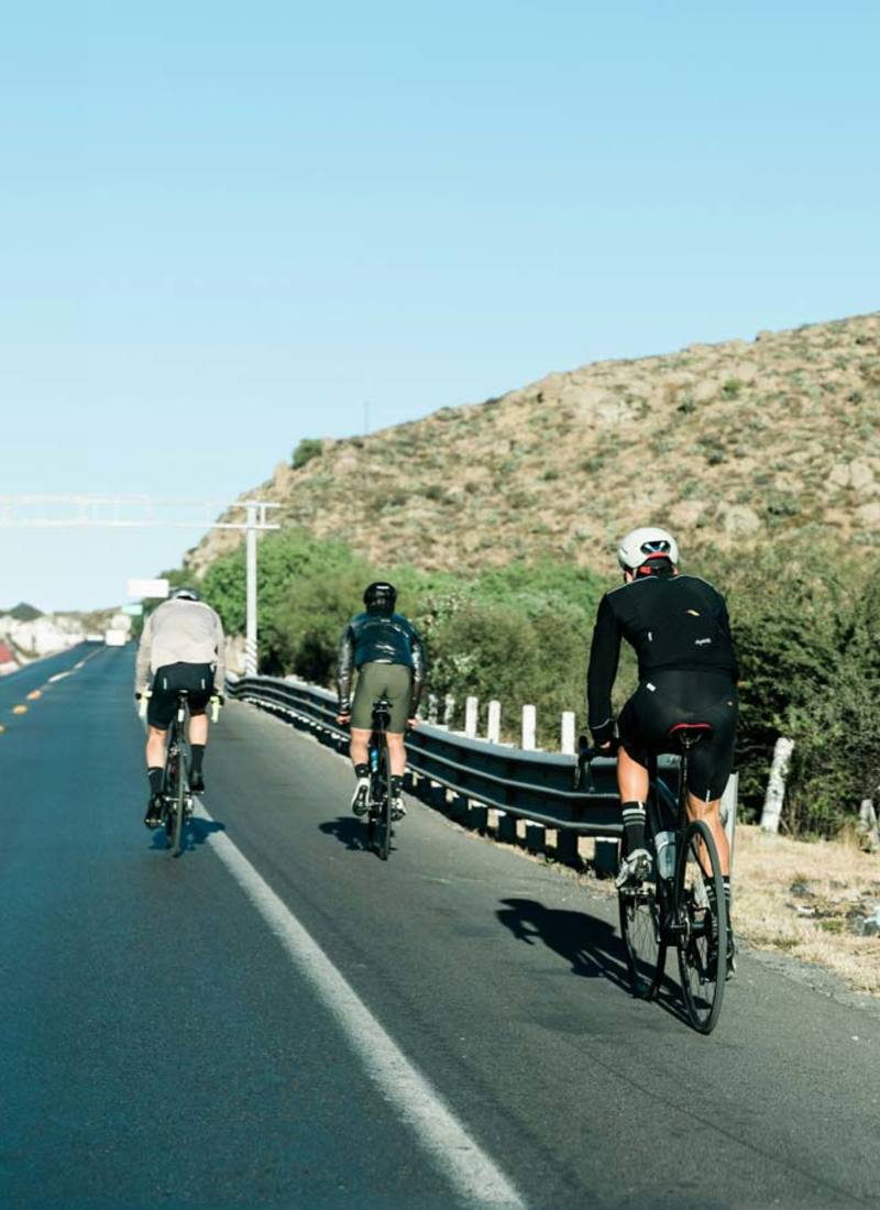 Entrenamiento Cruzado: Cómo mejorar tu rendimiento combinando natación, ciclismo y running